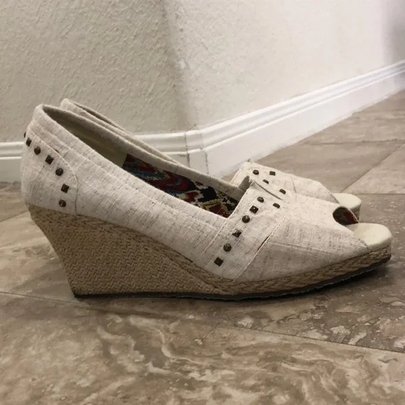 Skechers Womens Cloth Wedge (3.5”) Open Toe Sandals - Picture 2 of 12